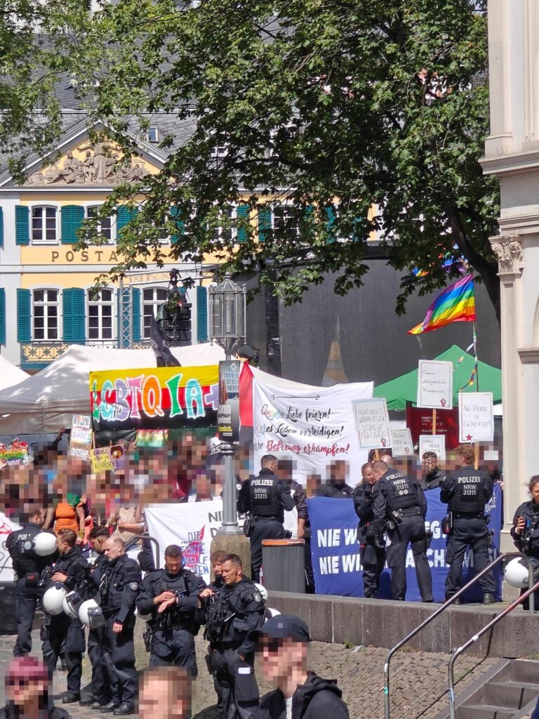 Fotos vom Protest gegen die Nazis beim CSD